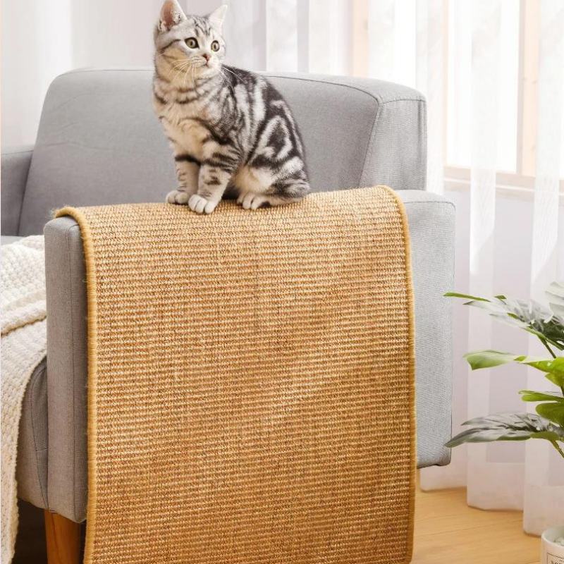 griffoir-pour-chat-protege-meuble