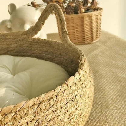 Panier en osier avec coussin rembourré pour le confort du chat